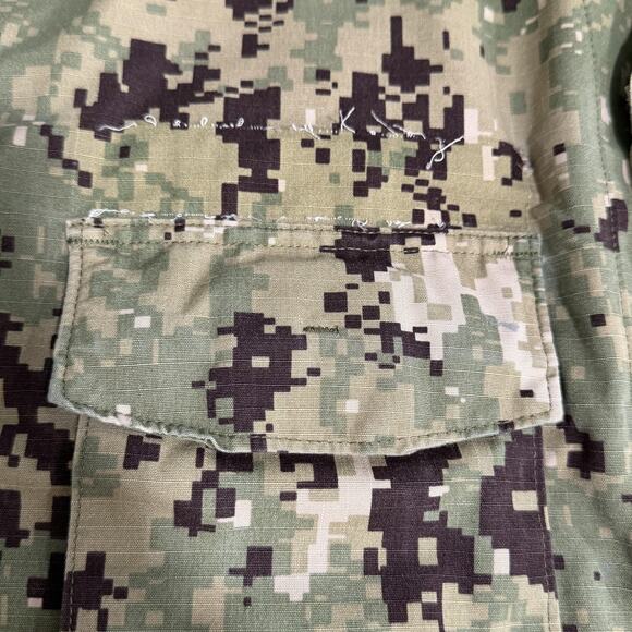 U.S. Navy NWU Type III Shirt Mens Large Short Green Digital Camo Ripstop Uniform - Picture 9 of 10